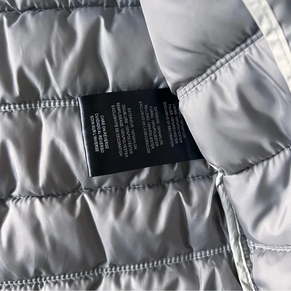 Tommy Hilfiger | Quilted Color Blocked Hooded Puffer Jacket (Small) - Picture 8 of 16